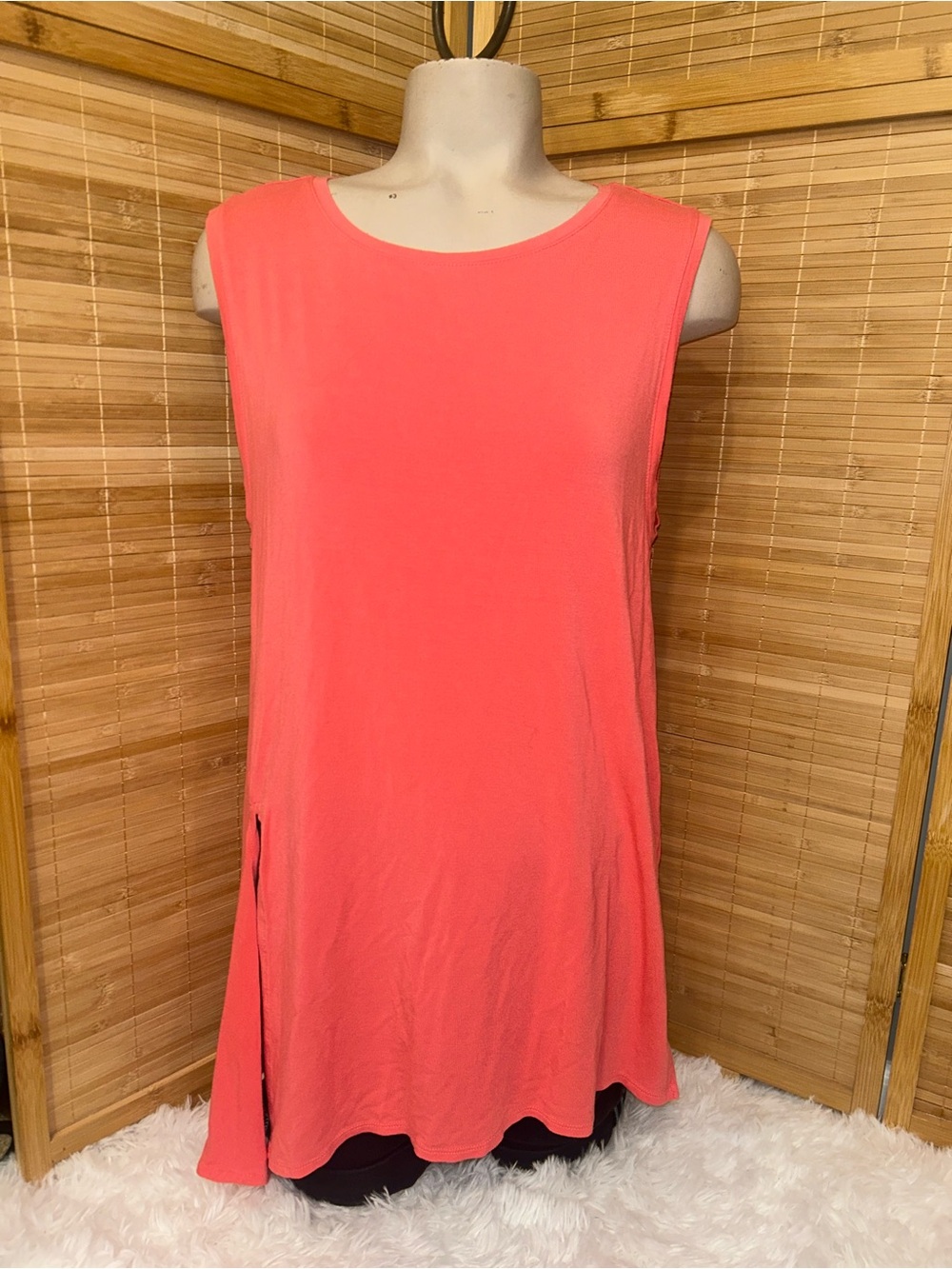 Fabletics coral sleeveless top tank top workout shirt woman’s medium athletic